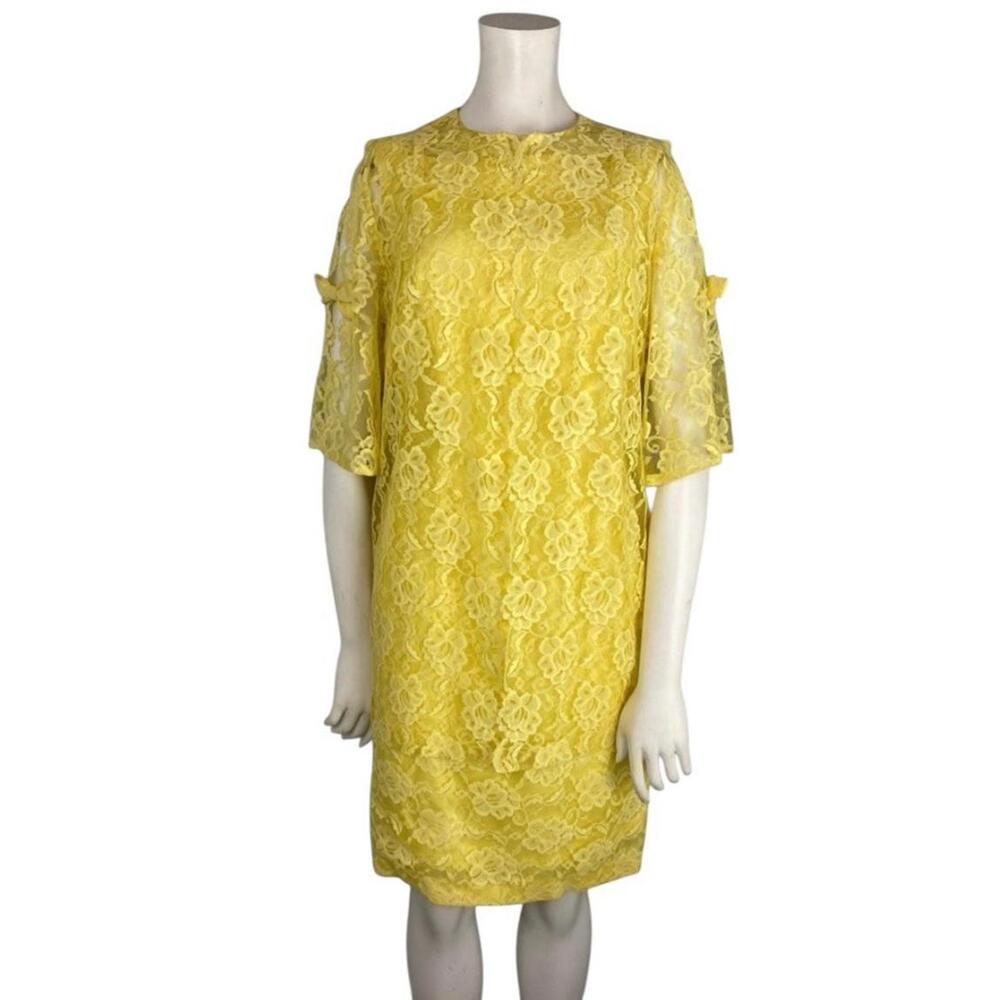 Lilli Diamond Vintage 1960s Yellow Lace Dress & Overcoat Set Classic Cocktail M